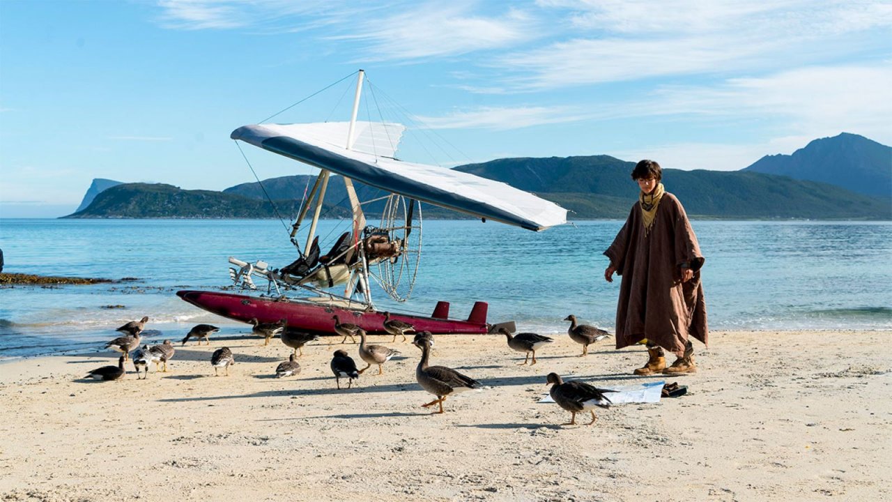 Sulle ali dell'avventura, stasera su Italia 1: cast, recensione e trama del film