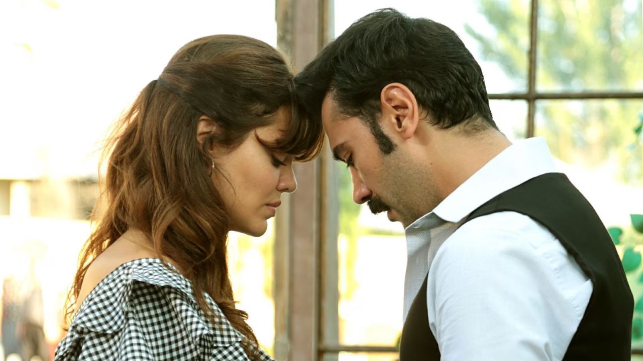 Terra Amara, anticipazioni trama 15 giugno: Zuleyha e Yilmaz prendono una dolorosa decisione