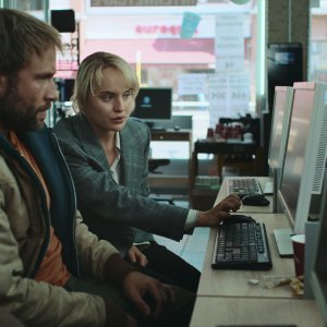 Il cane che dorme: una scena della serie