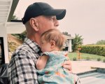 Bruce Willis fa il nonno, le prime foto con la nipote Louetta