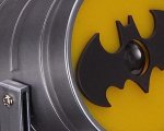 Batman: la lampada che richiama l’iconico batsegnale è a un prezzo scontato su Amazon