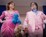 The Beanie Bubble - Inflazione da peluche, Zach Galifianakis ed Elizabeth Banks nel trailer italiano