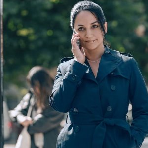 Hijack: Archie Panjabi in una scena