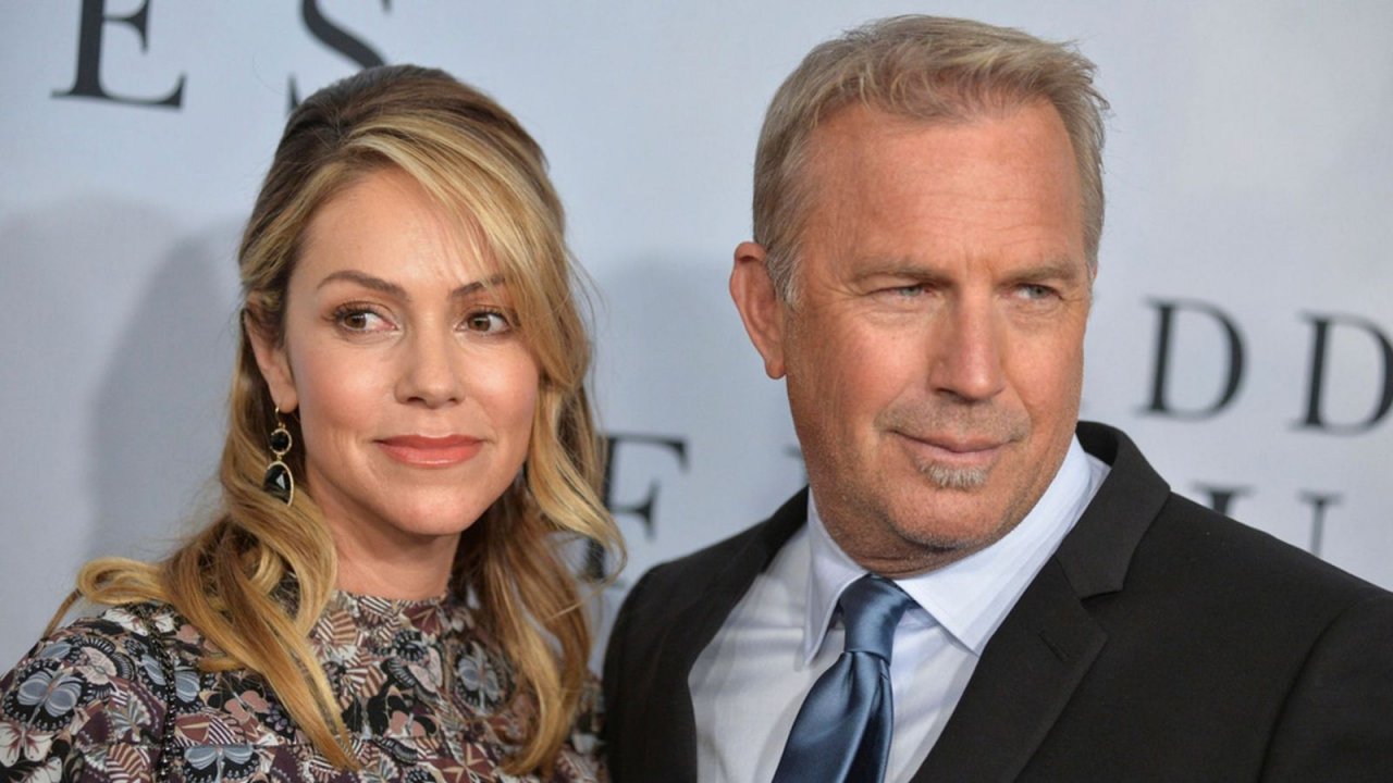Kevin Costner, la moglie accusa: 'Ha detto ai figli del divorzio in una call di 10 minuti senza di me'