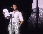 Tiziano Ferro: 'Mi gridano fro*io e scappano, hanno in comune la vigliaccheria' (VIDEO)