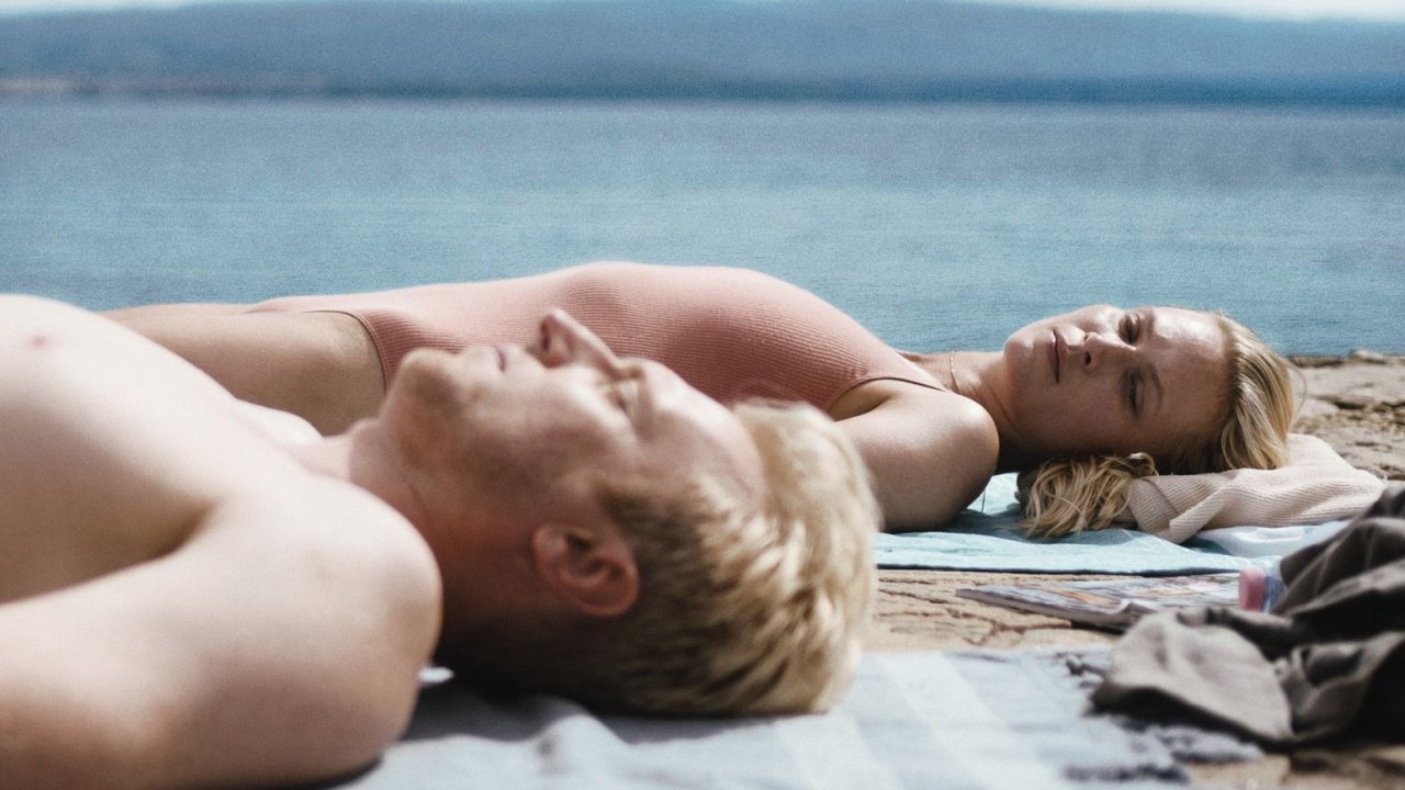 Silent Land, la recensione: cartoline vacanziere di sensi di colpa e distanze umane