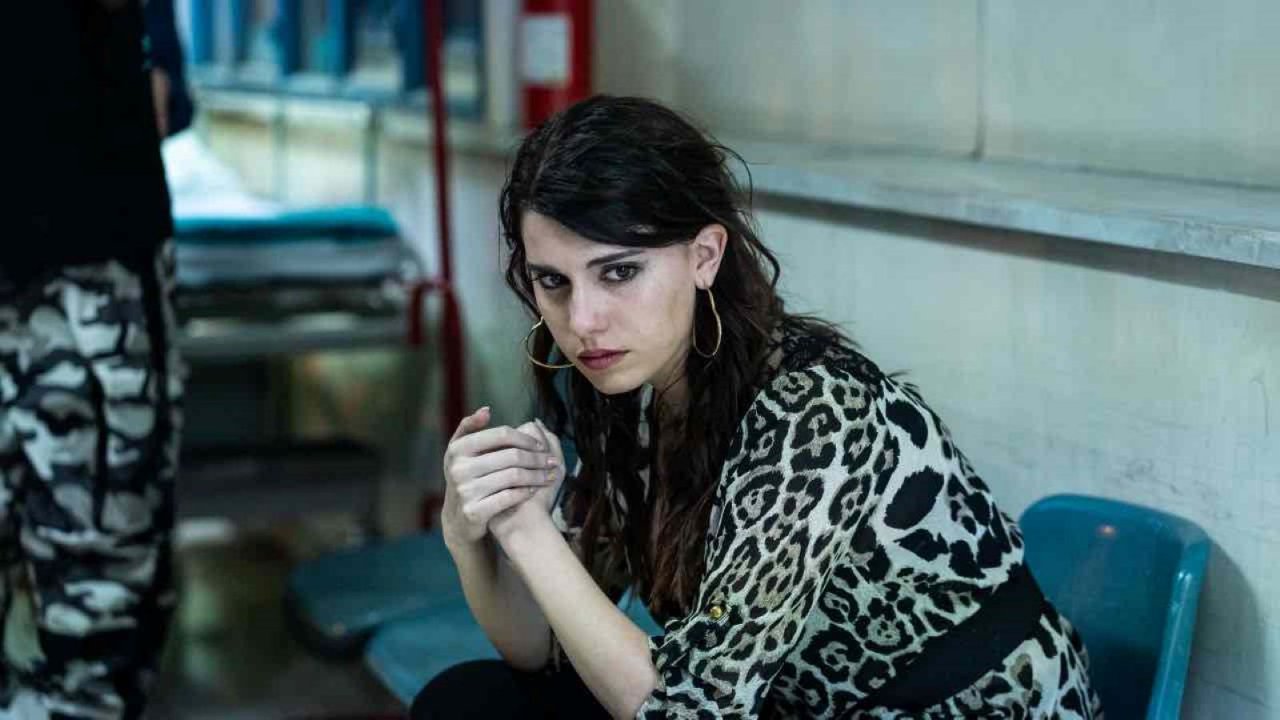 Mare Fuori: 'Carmela spara nel finale della terza stagione', la nuova teoria dei fan e lo spoiler dell'attrice