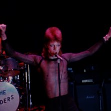 Ziggy Stardust & The Spiders From Mars: Il Film - David Bowie in una sequenza dell'evento musicale