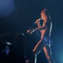 Ziggy Stardust & The Spiders From Mars: Il Film - David Bowie in un momento del concerto