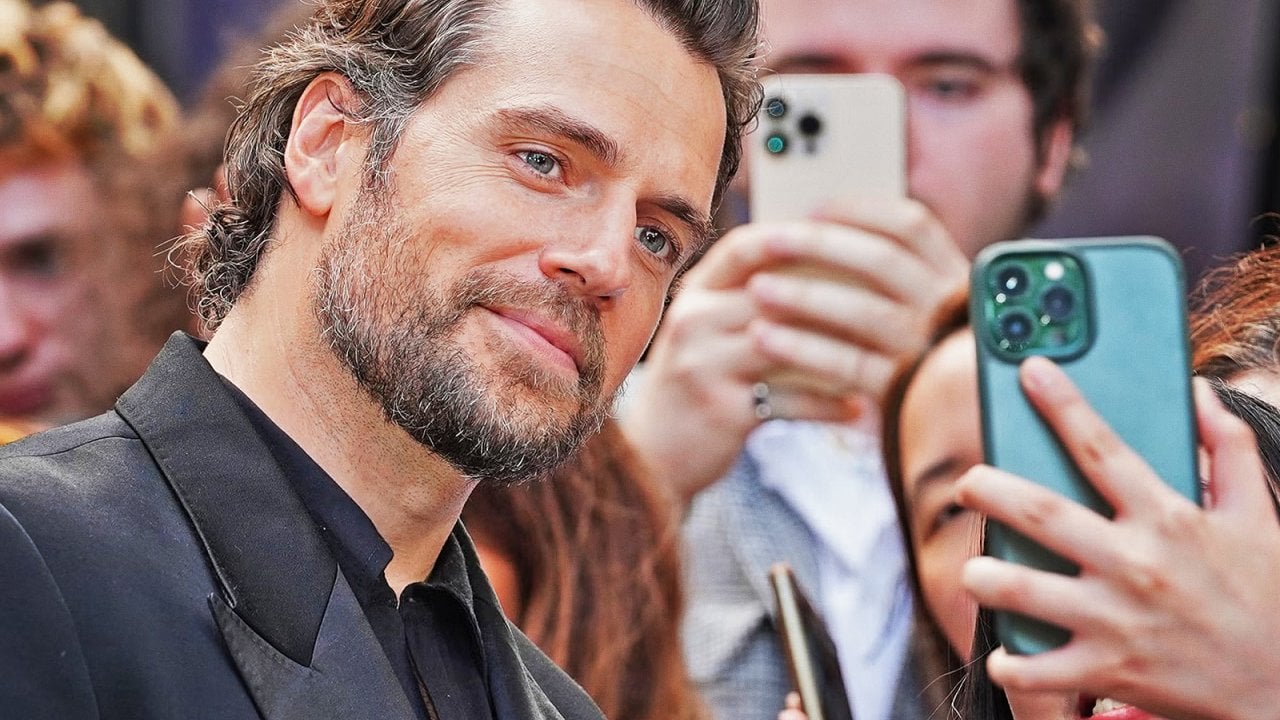 The Witcher 3: il cast dice addio a Henry Cavill sul red carpet della première