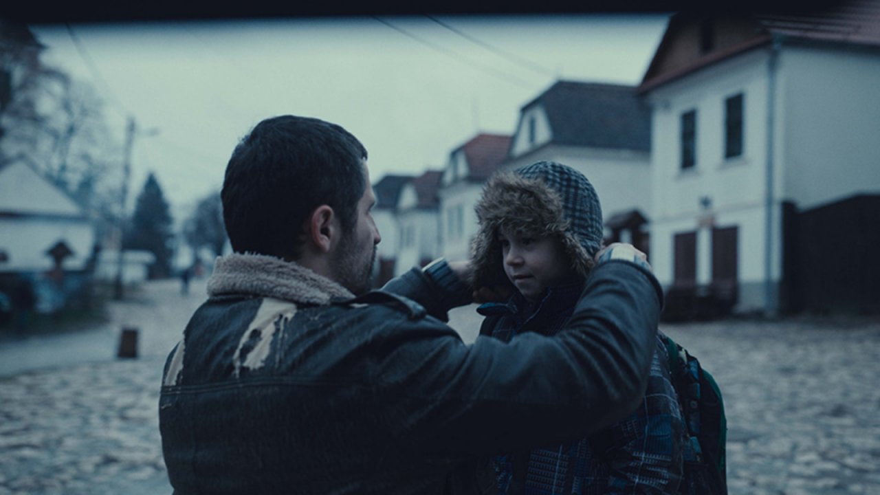 Animali Selvatici: una clip esclusiva del film di Cristian Mungiu mostra una tradizione locale