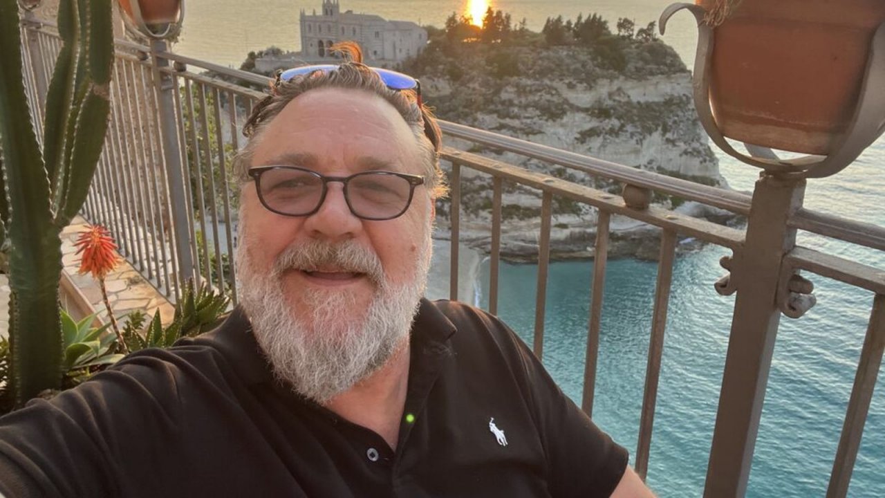 Il gladiatore 2, Russell Crowe: 'Mi dovrebbero pagare per tutte le fottute domande sul film'