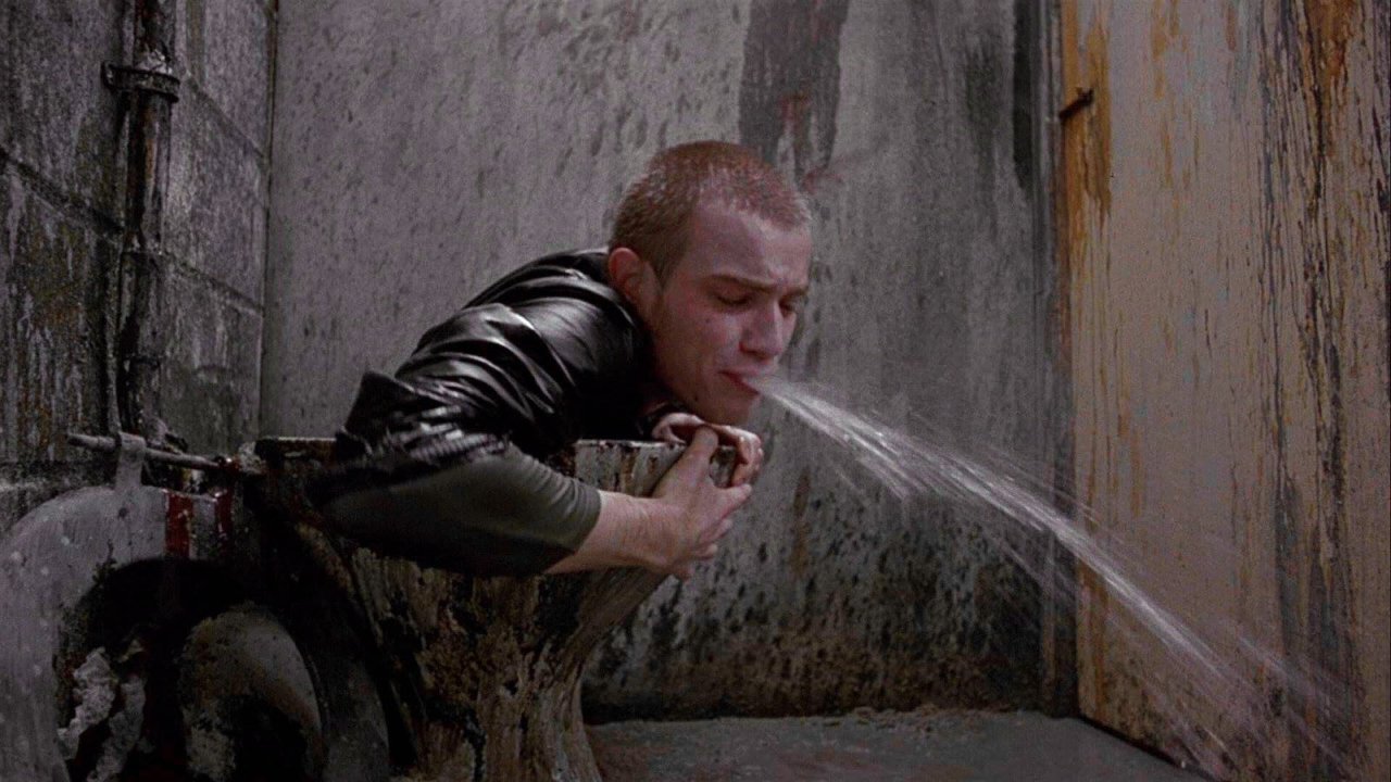Trainspotting, ecco la scena che Ewan McGregor mostrava ai figli per farli ridere