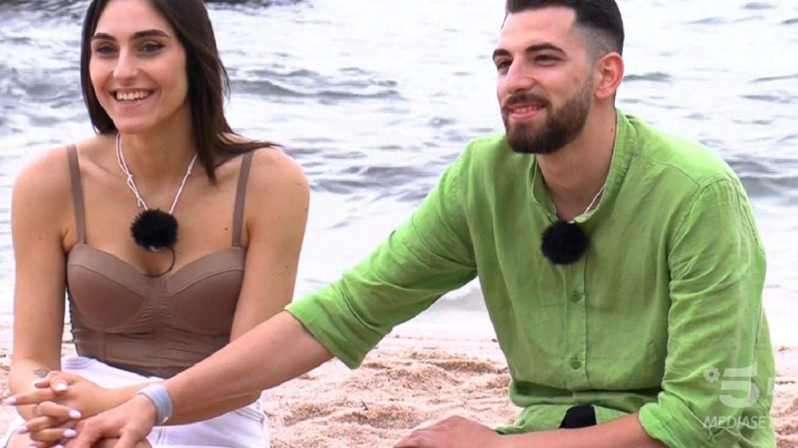 Temptation Island 2023: Gabriela vuole lasciare il programma, il tentatore Igor la convince a restare