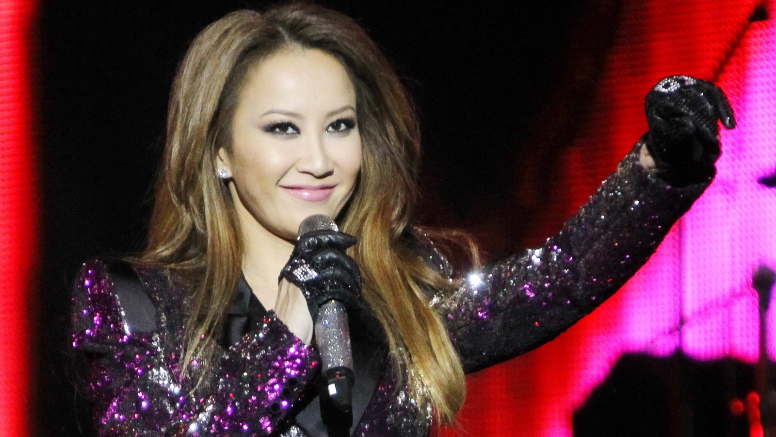 Coco Lee è morta a 48 anni, la cantante e attrice era in coma dopo un tentato suicidio