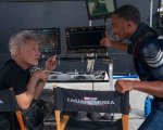 Captain America: Brave New World, Anthony Mackie svela il vero motivo dei 'pantaloni rotti' di Harrison Ford