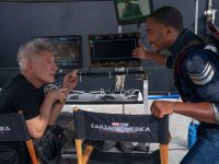 Captain America: Brave New World, Anthony Mackie svela il vero motivo dei 'pantaloni rotti' di Harrison Ford