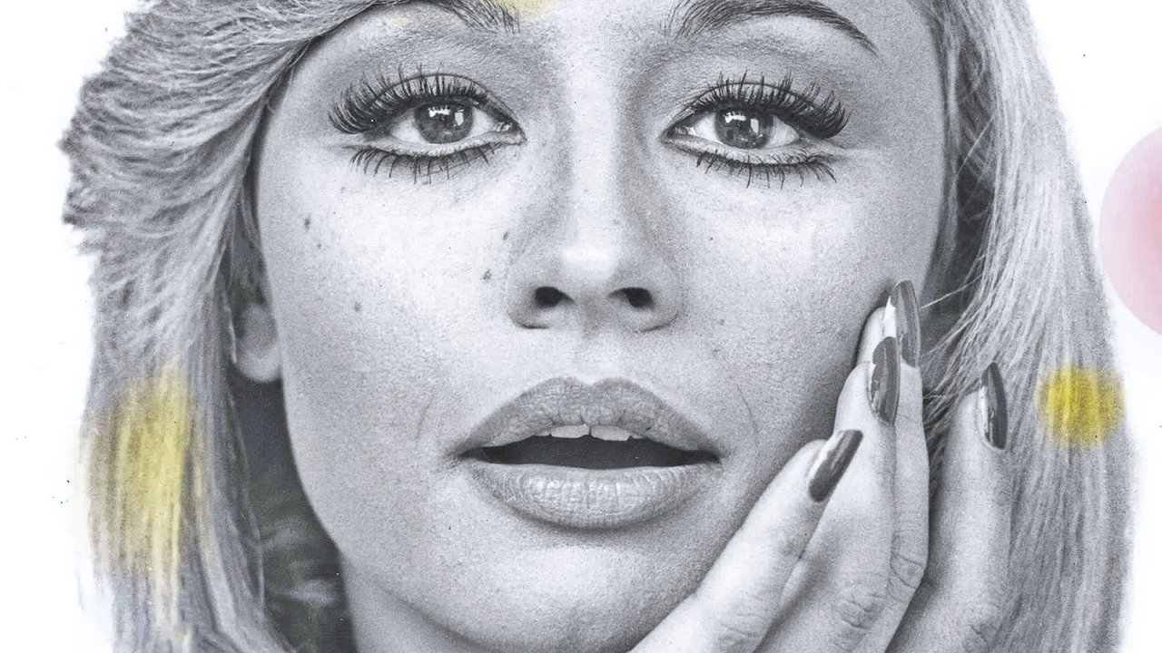 Raffa, la recensione: il primo piano di Raffaella Carrà