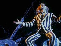 Beetlejuice 2: le foto dal set di Jenna Ortega e Winona Ryder svelano uno spoiler