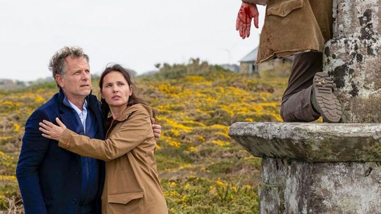 L'isola delle 30 bare, la serie tv stasera su Rai2: cast e trama della prima puntata