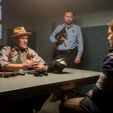 The Out-Laws - Suoceri fuorilegge: Michael Rooker in una scena del film