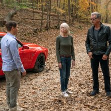 The Out-Laws - Suoceri fuorilegge: Pierce Brosnan, Ellen Barkin in una scena del film