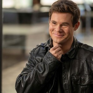 The Out-Laws - Suoceri fuorilegge: Adam Devine in una scena del film