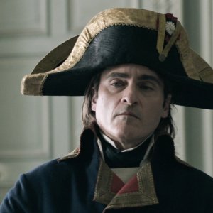 Napoleon: Joaquin Phoenix in una scena del film