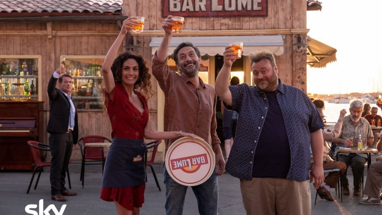 I delitti del BarLume: la clip dei bloopers della nuova stagione della serie Sky