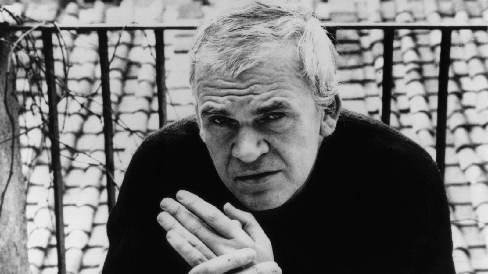 Milan Kundera, autore de L'insostenibile leggerezza dell'essere, morto a 94  anni