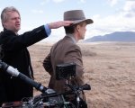 Oppenheimer: Christopher Nolan infuriato per l'uscita in contemporanea di Barbie?