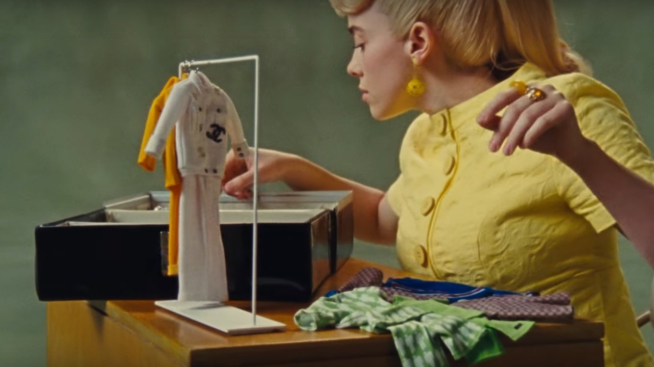 Barbie: Billie Eilish svela il video della sua canzone What Was I Made For?