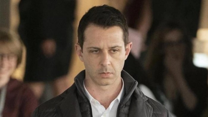 Jeremy Strong nei panni di Mark Zuckerberg: Aaron Sorkin svela i primi dettagli di The Social Reckoning