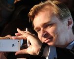 Christopher Nolan non ha un smartphone perché 'rovinerebbe il processo di creazione delle sceneggiature'