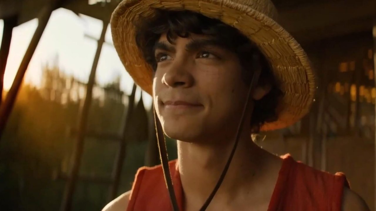 ONE PIECE compie 26 anni; Luffy in versione manga e live-action condividono la copertina di Jump