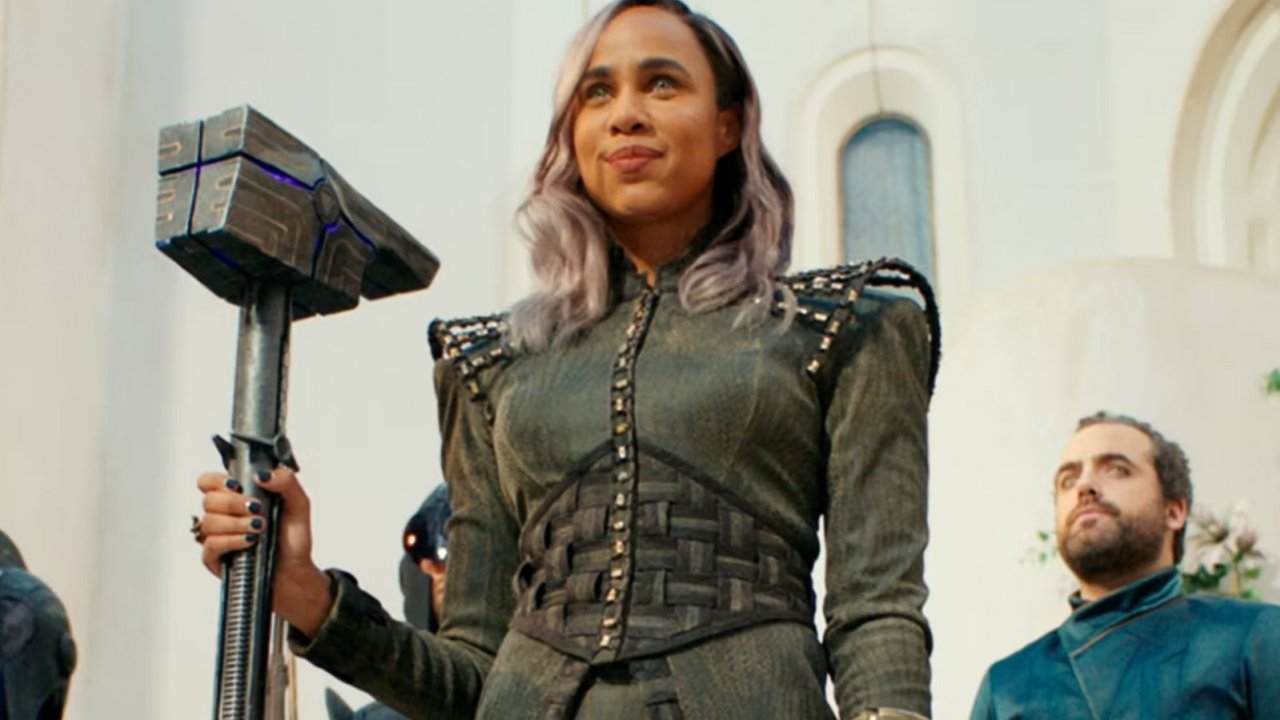 The Marvels, Zawe Ashton svela il consiglio di Tom Hiddleston: 'Controlla di avere le cerniere per fare pipì'