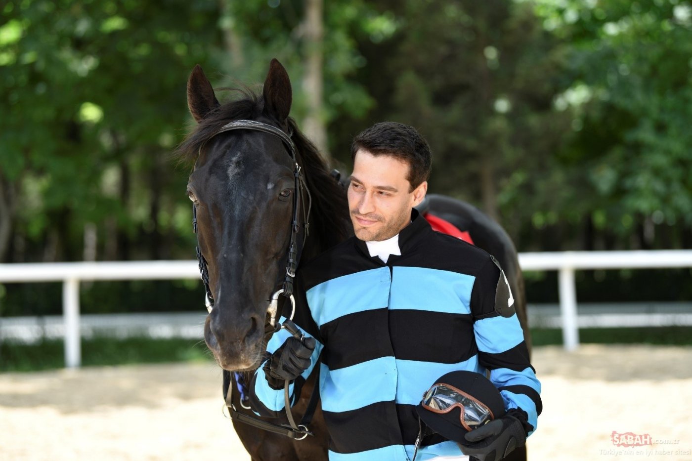 Bold Pilot Leggenda di un campione stasera su Canale 5 trama e cast e storia vera del film turco Bold Pilot Leggenda di un campione stasera su Canale 5 trama e cast e storia vera del film turco