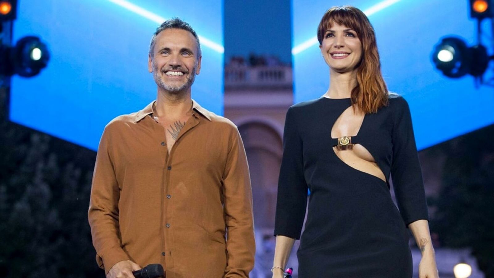 Stasera in tv Power Hits Estate 2023: la scaletta tra cantanti e