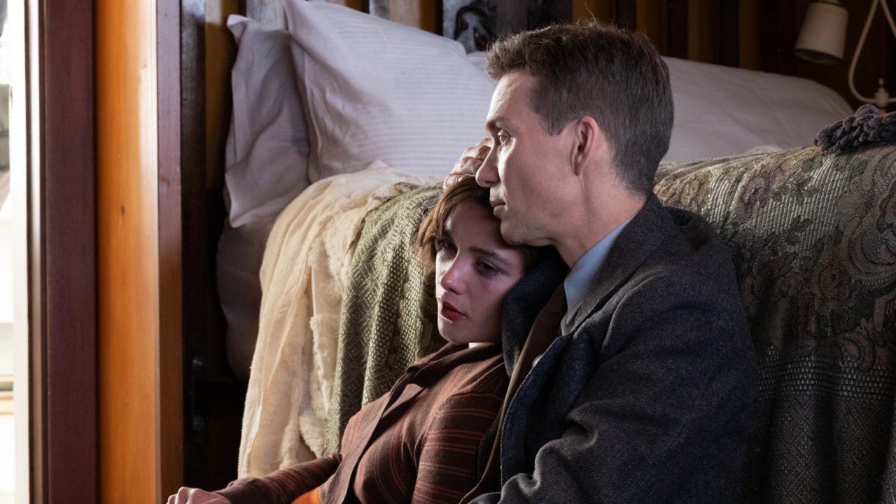 Oppenheimer: una scena di nudo con protagonista Florence Pugh è stata censurata in India e altre nazioni