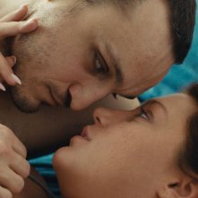 Passages: Adèle Exarchopoulos e Franz Rogowski in un momento intimo