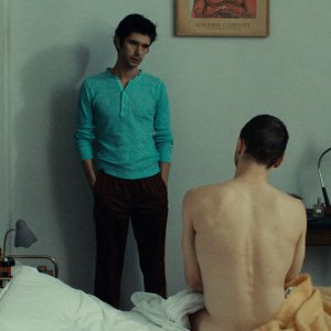 Passages: Franz Rogowski e Ben Wishaw nella loro camera da letto