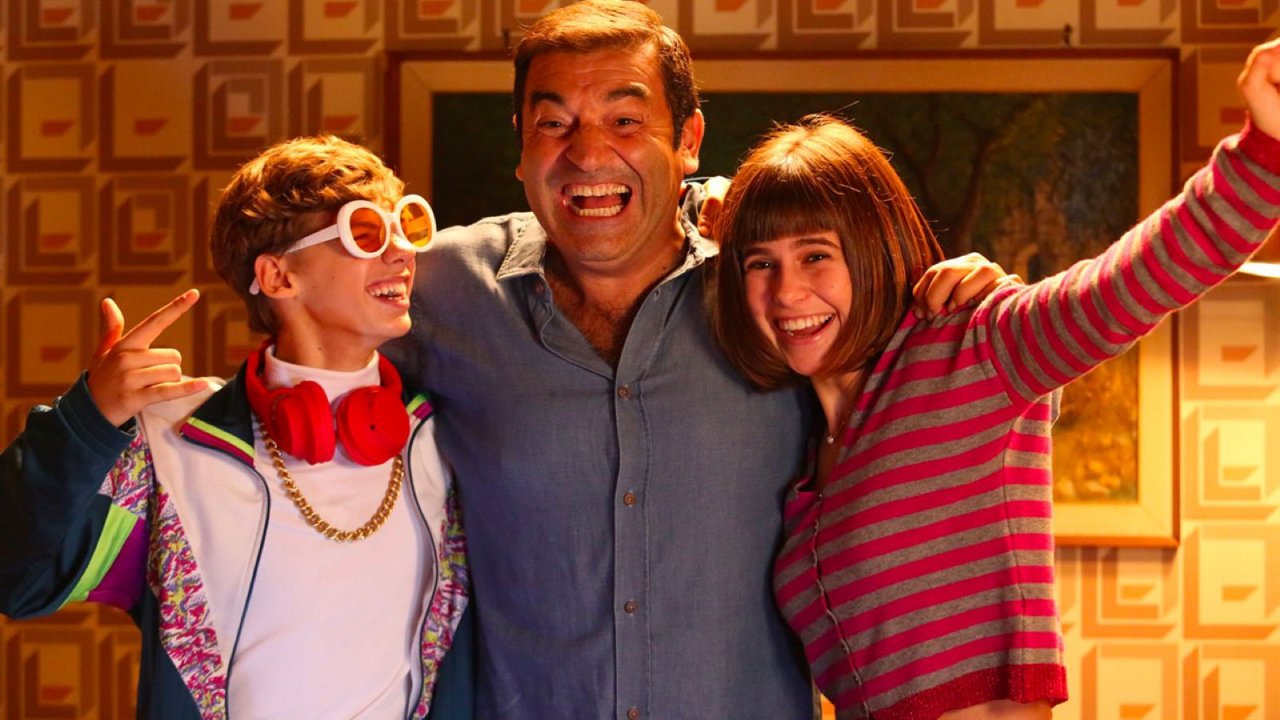 Appena un minuto stasera su Rai 2: trama e cast della commedia con Loretta Goggi