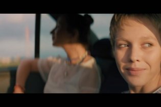 Noi Anni Luce - Trailer