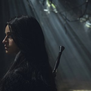 The Witcher 3: Anya Chalotra in una scena