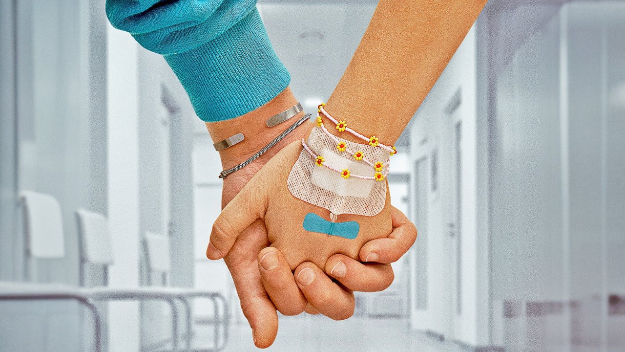 Noi anni luce, la recensione: Carolina Sala e quella capacità di attrarre la luce