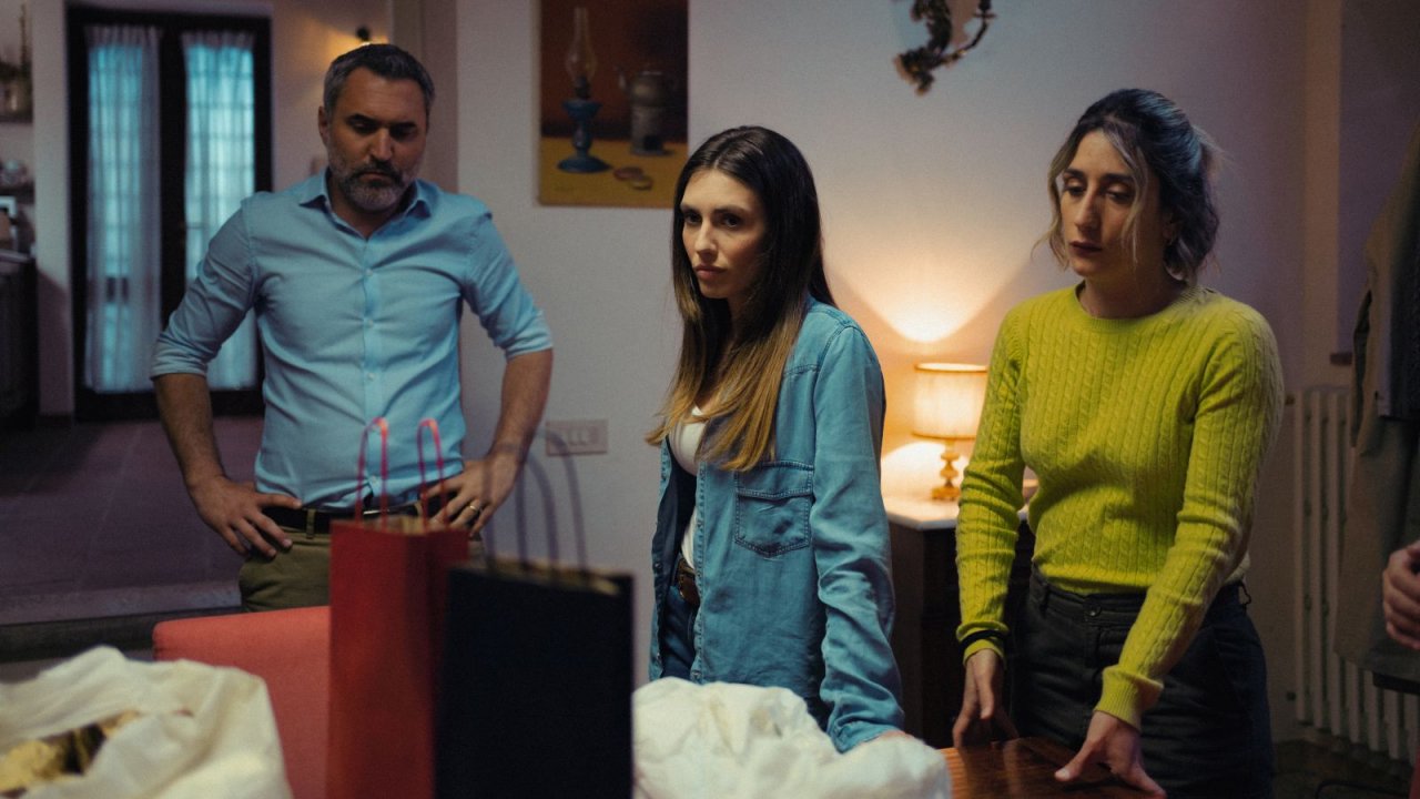 Gli ospiti: il trailer del film indipendente di Svevo Moltrasio