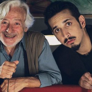 So tutto di te: Roberto Lipari e Leo Gullotta in una scena del film