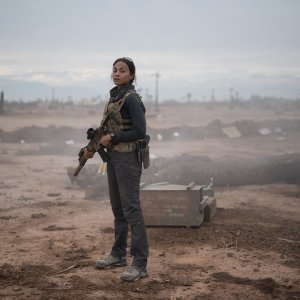 Operazione Speciale Lioness: Zoe Saldana in una scena