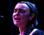 Sinéad O'Connor, la regista di Nothing Compares: 'Sono felice abbia visto la reazione al documentario'