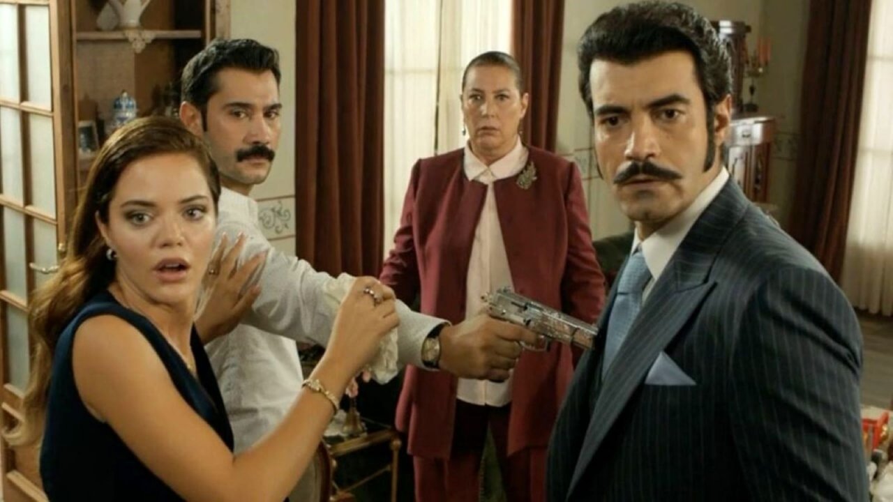 Terra Amara, anticipazioni trama 30 luglio, Zuleyha è una furia: caccia Demir e Yilmaz